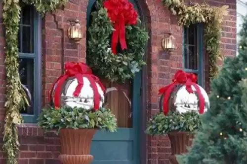 Outdoor Christmas Decor