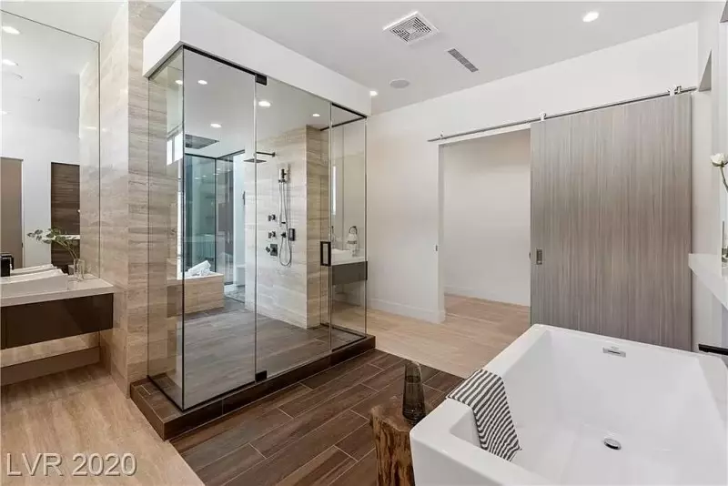 Modern Bathroom