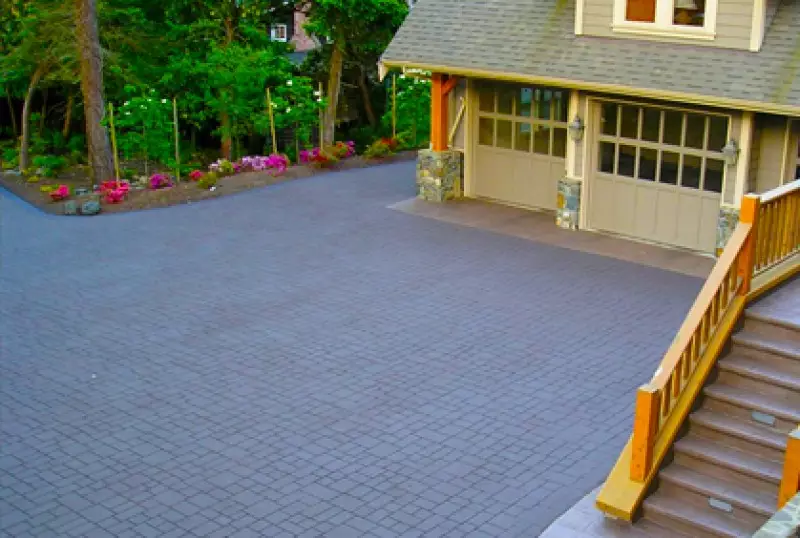 Sealing Asphalt Driveways