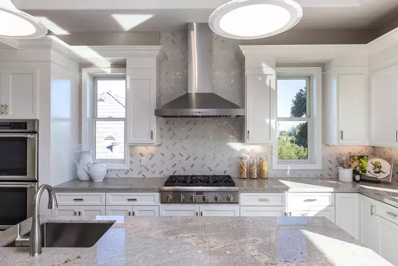 Kitchen Backsplash Ideas with White Cabinets