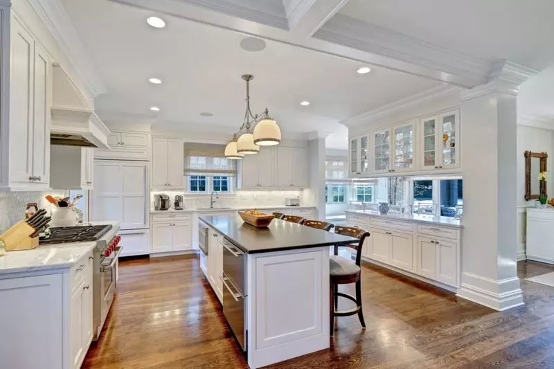 White Kitchen Island