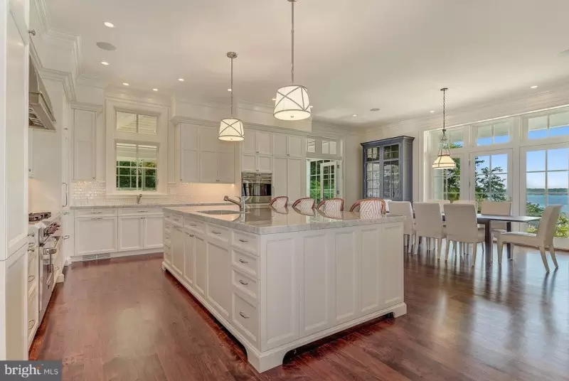 Painting Kitchen Cabinets White