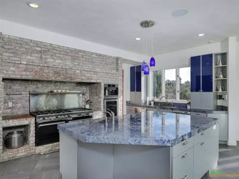 Light Grey Kitchen Cabinets