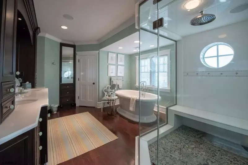 Master Bathroom Designs