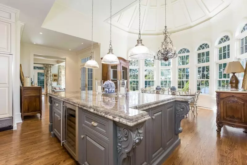 Kitchen Designs with Islands