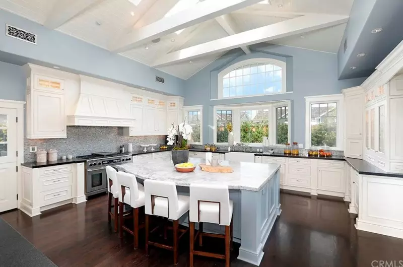 Luxury Kitchen Cabinets