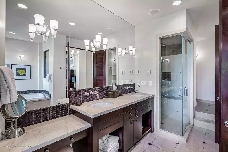 Small Master Bathroom Ideas