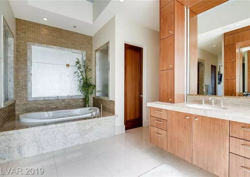 Pictures of Bathroom Vanities