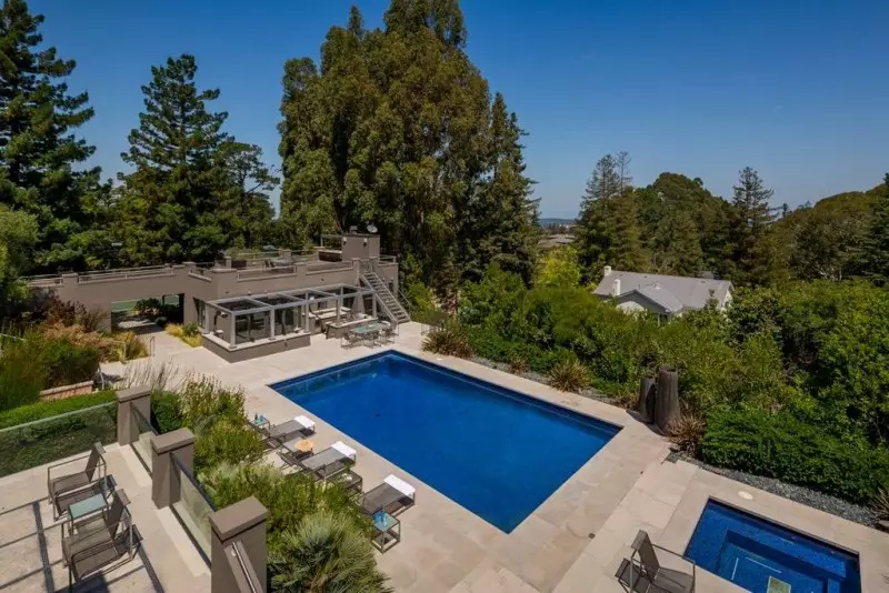 Backyard Swimming Pool