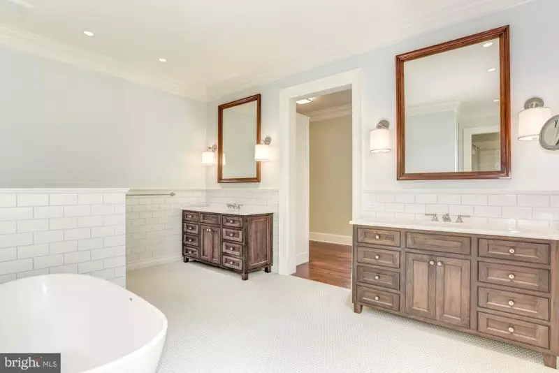 Master Bath Makeovers