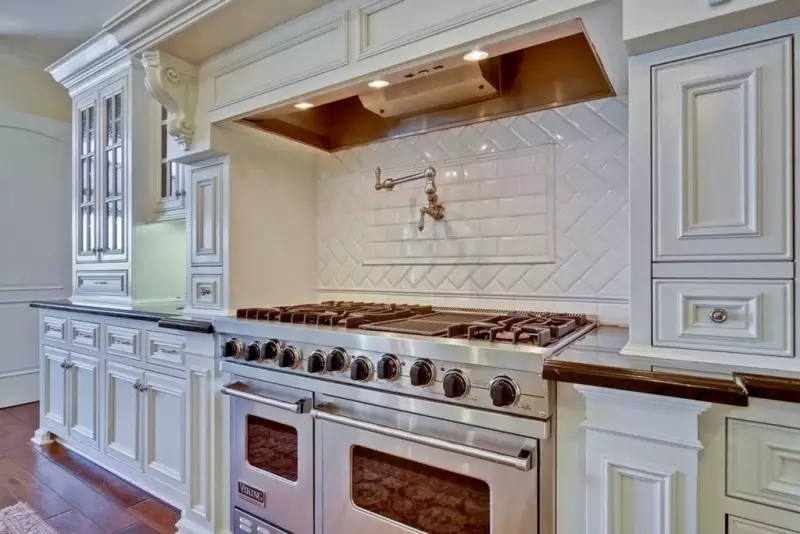 Kitchen Tile Backsplash