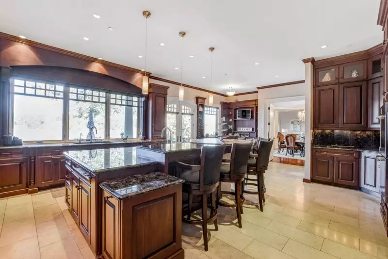 Kitchen Island with Seating