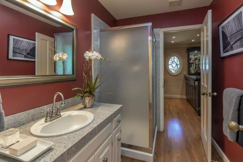 Designing a Small Bathroom