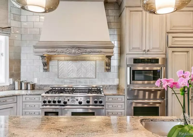 Stove Backsplash