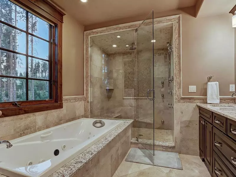 Images of Tiled Showers