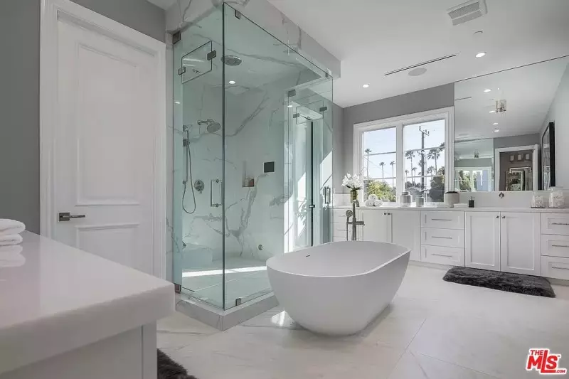 Luxury Master Bathroom