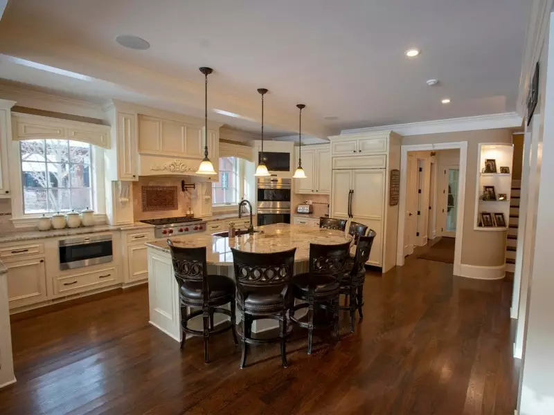 Kitchen Crown Molding