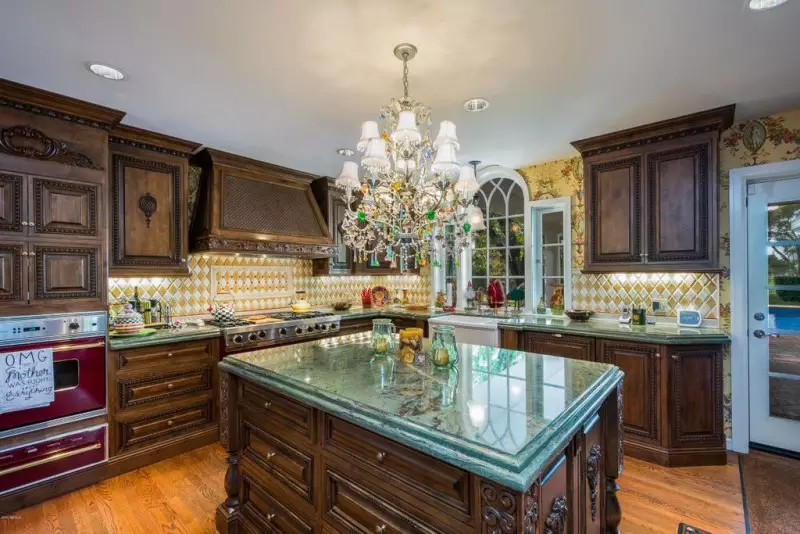 Farmhouse Kitchen Decor