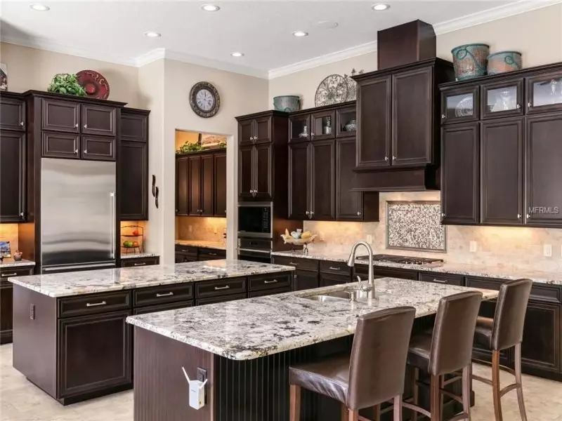 Wood Kitchen Cabinets