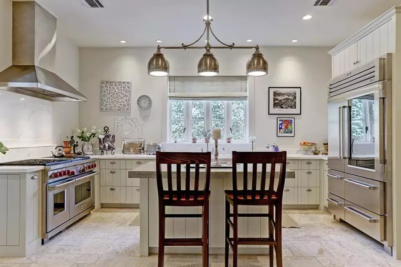 Refinishing Kitchen Cabinets