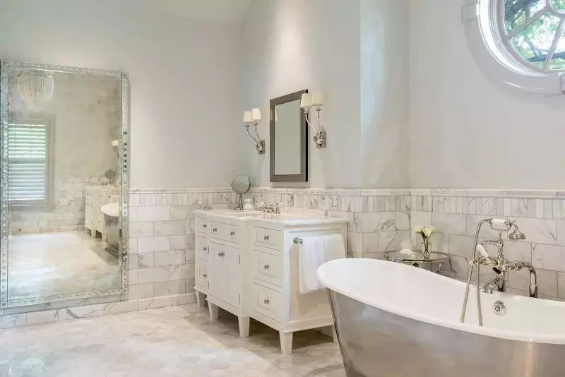 Gray Bathroom Decor