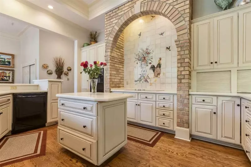 White Kitchen Designs