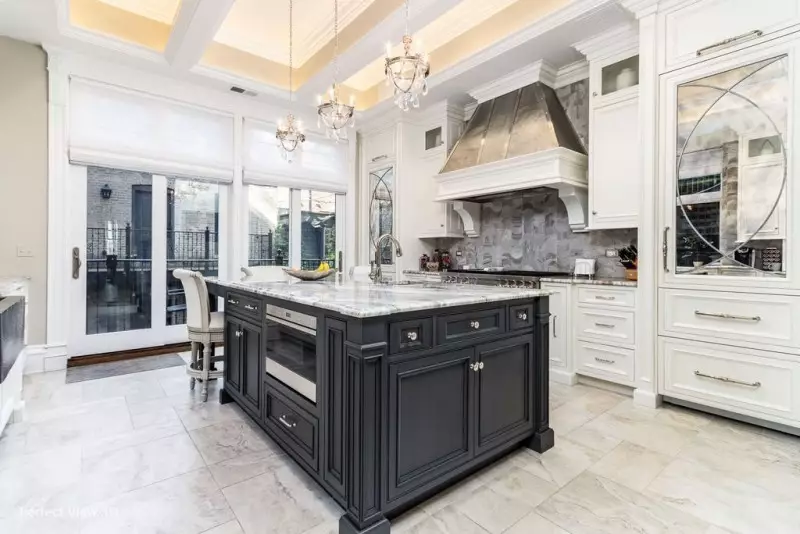 Black and White Kitchen