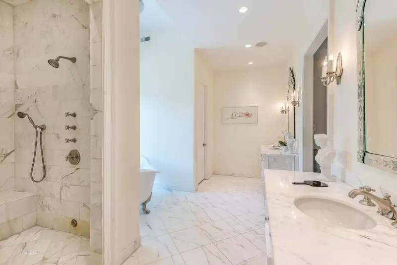 Luxury Bathrooms