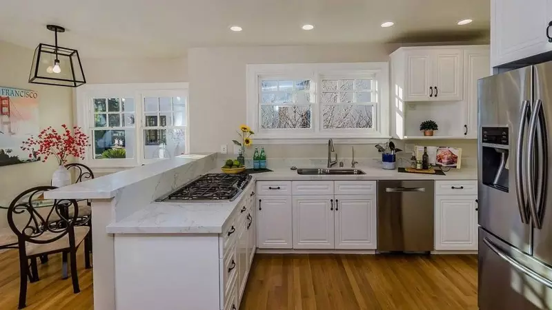 Small Kitchen Layouts