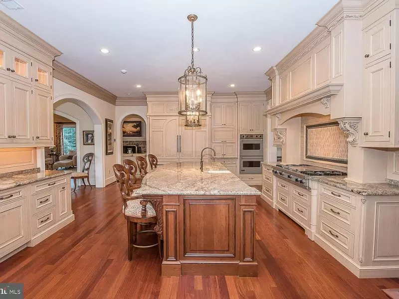 Refinishing Kitchen Cabinets